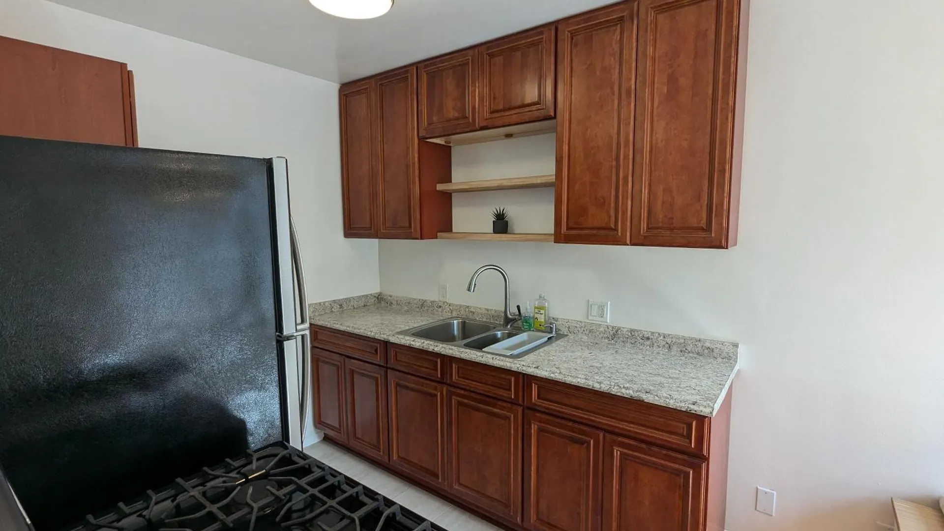 Apartment Boho 1-Bedroom Beach Condo With Mid Size Parking & Laundry Long Beach