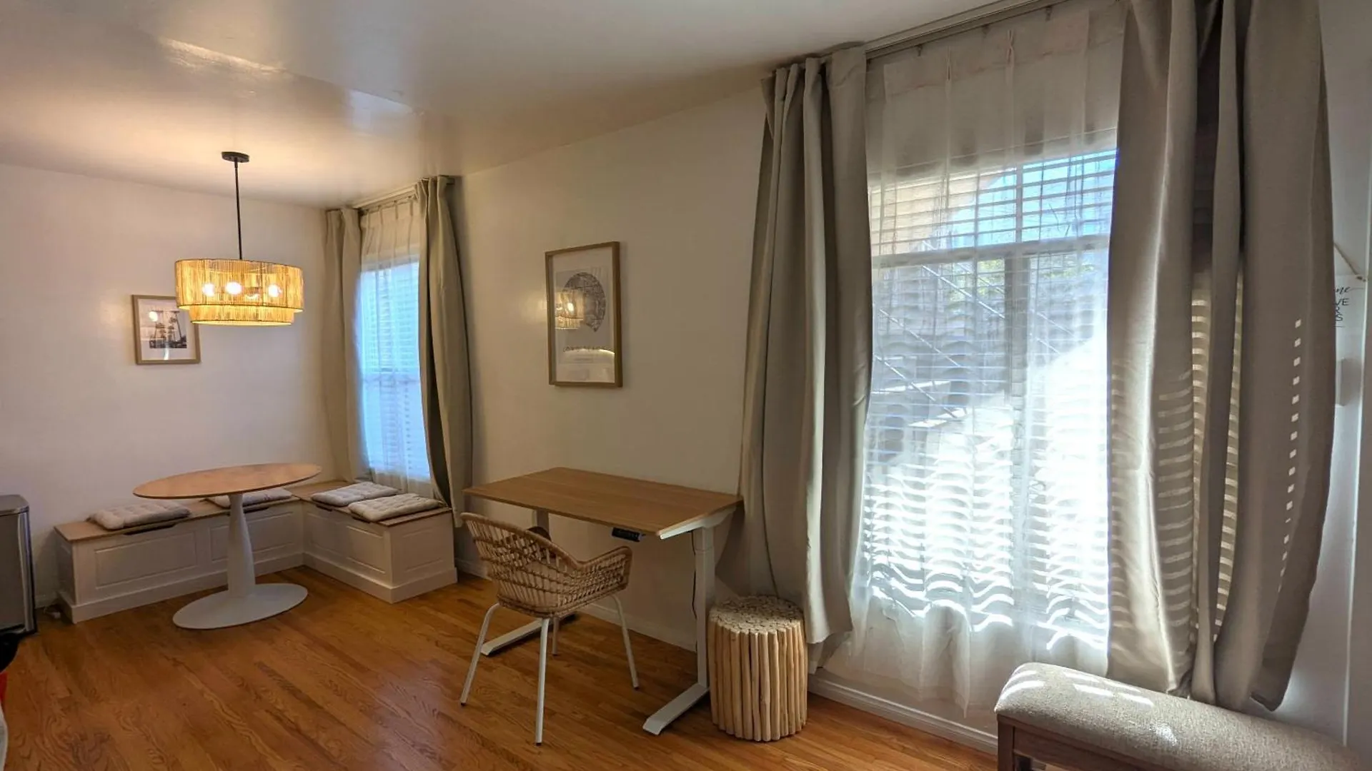 Apartment Boho 1-Bedroom Beach Condo With Mid Size Parking & Laundry Long Beach United States