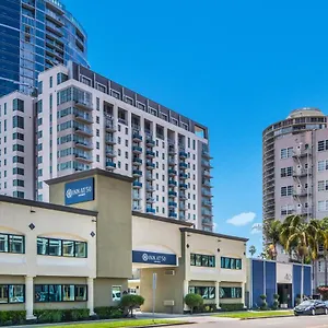 At 50 - Long Convention Center Hotel